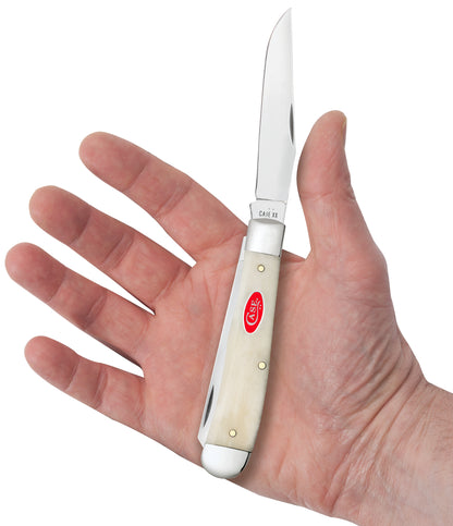 Smooth Natural Bone Trapper in Hand