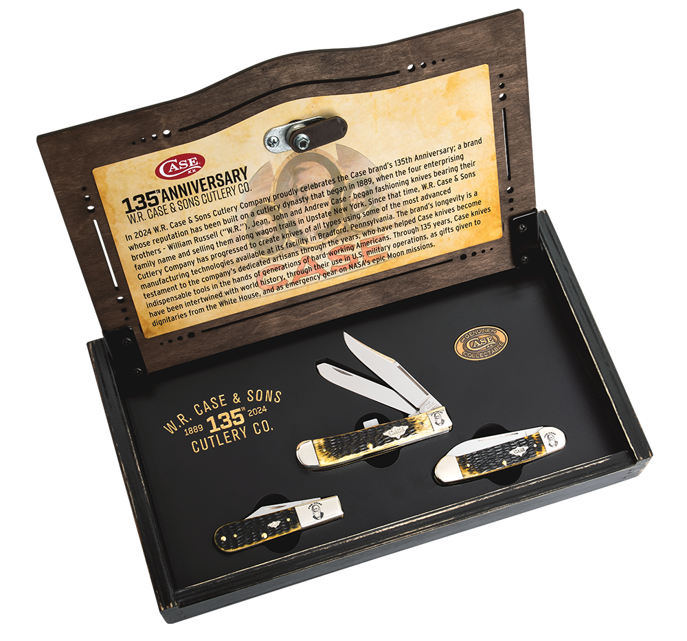 52016 - 135th Anniversary gift set of three knives.