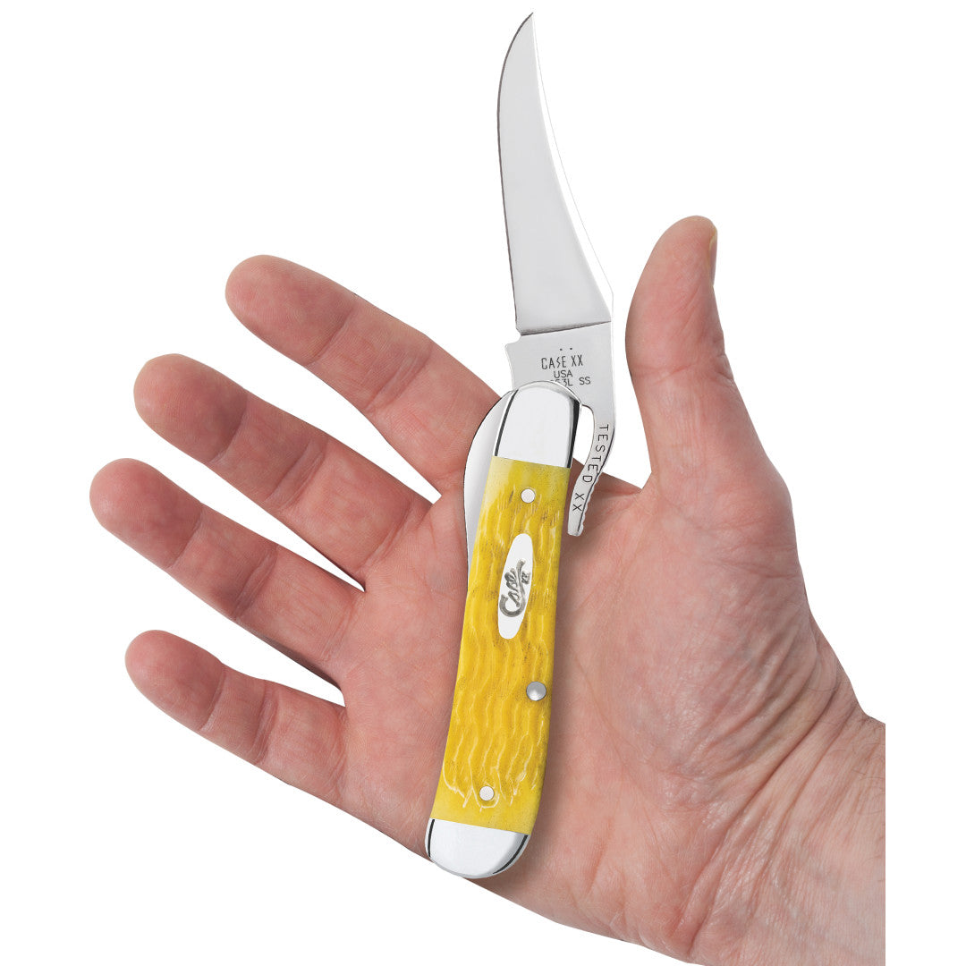 Platts Jig Yellow Bone RussLock® in Hand