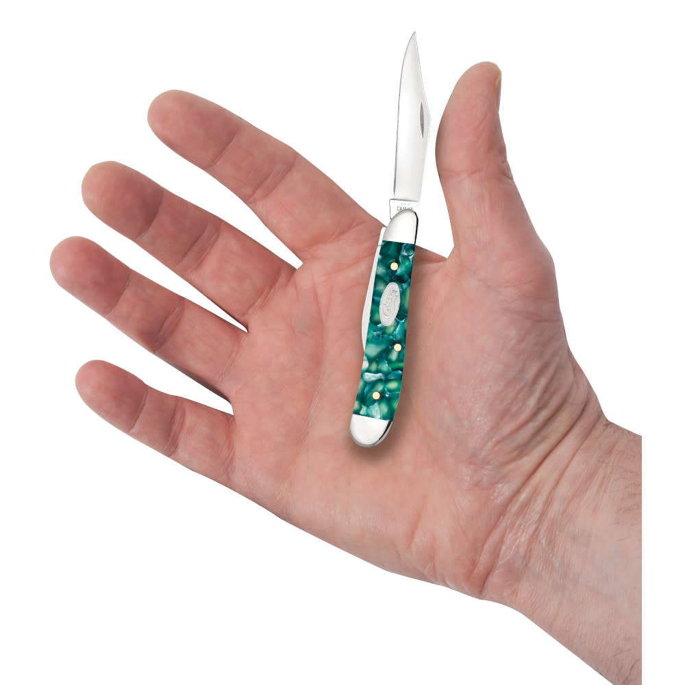 SparXX™ Smooth Green Kirinite® Peanut Knife in Hand