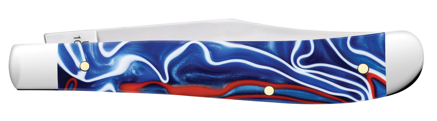 Smooth Patriotic Kirinite® Slimline Trapper closed.