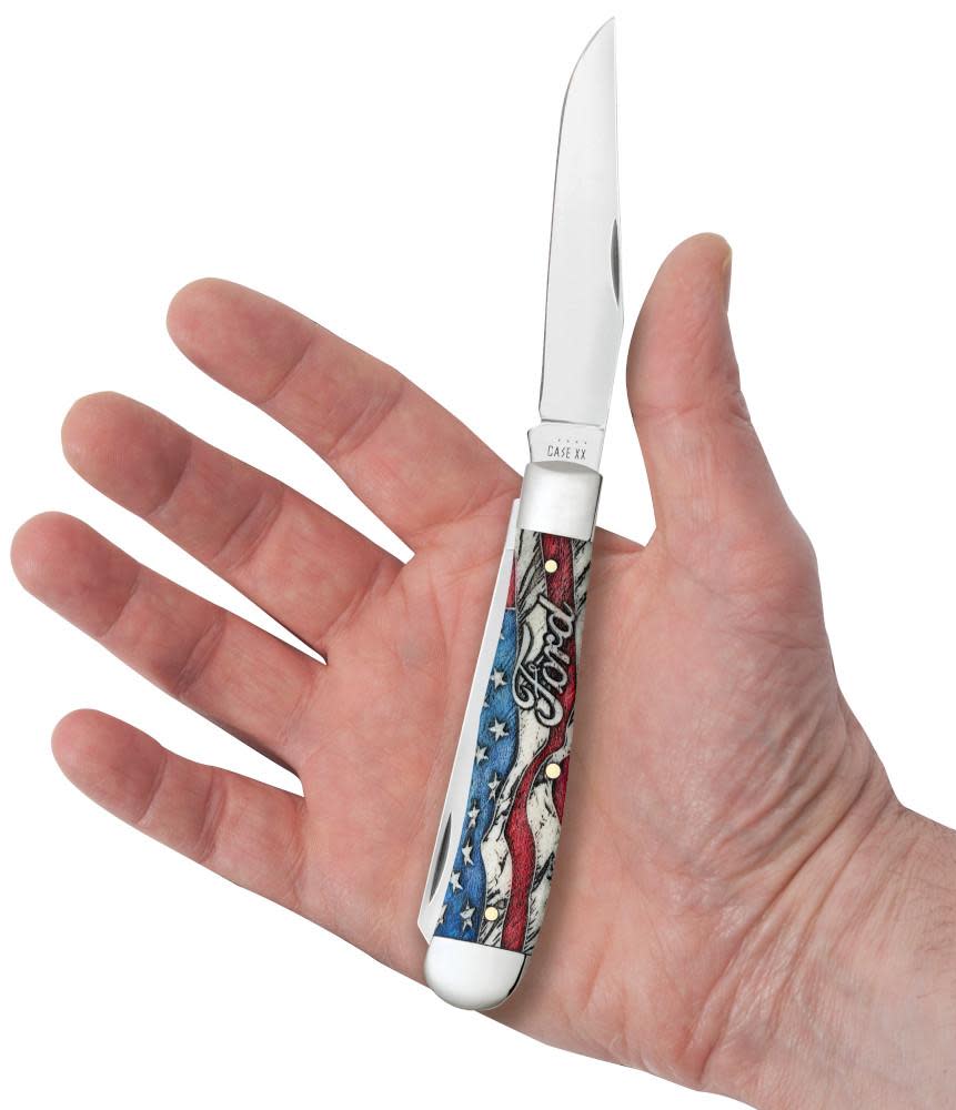 Ford Embellished Smooth Natural Bone Trapper with Red and Blue Color Wash and Black Definition Gift Set Knife in Hand
