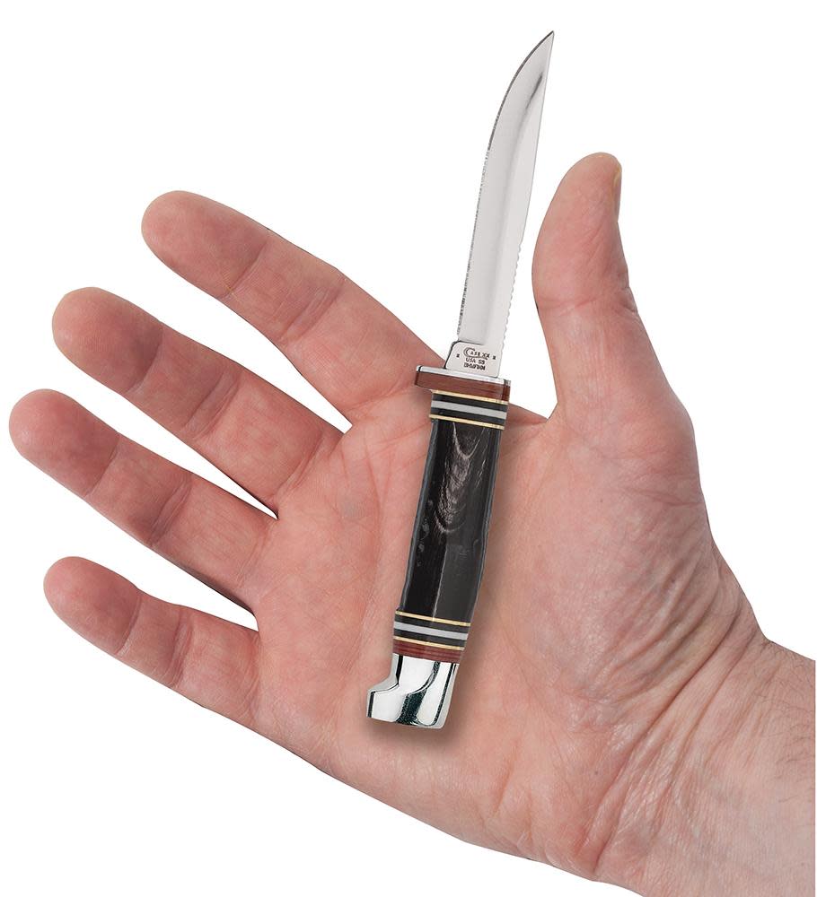 Buffalo Horn Mini FINN Hunter Knife in Hand